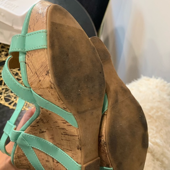 Color block teal wedges - Picture 5 of 6